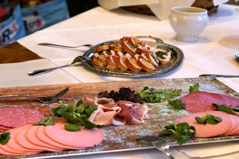 2019-EM-Breakf-18.JPG